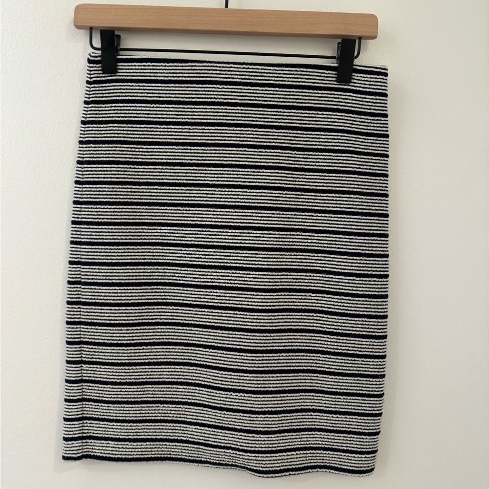 LOFT Petite Striped Navy and White Women's Skirt